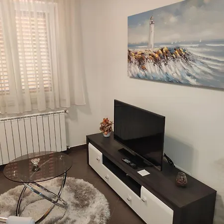 Grosse In Mit Grossem Garten By Interhome