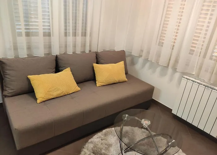 Apartment Grosse In Mit Grossem Garten By Interhome Gabonjin