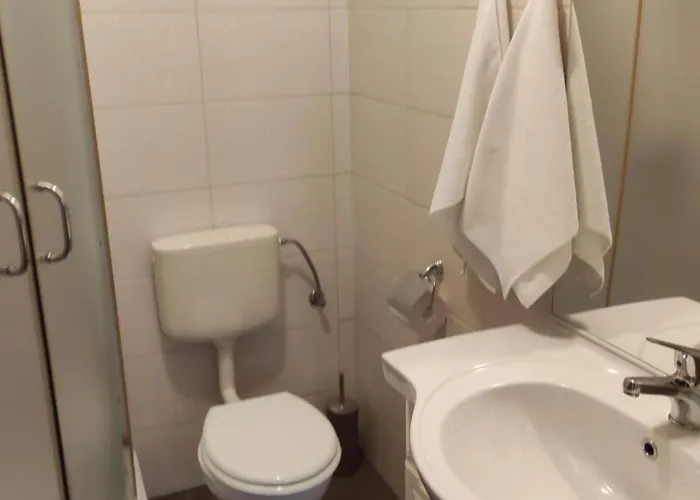 Grosse In Mit Grossem Garten By Interhome Apartament *