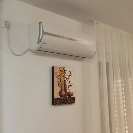 Grosse In Mit Grossem Garten By Interhome Apartmán