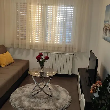 Grosse In Mit Grossem Garten By Interhome Apartmán Gabonjin